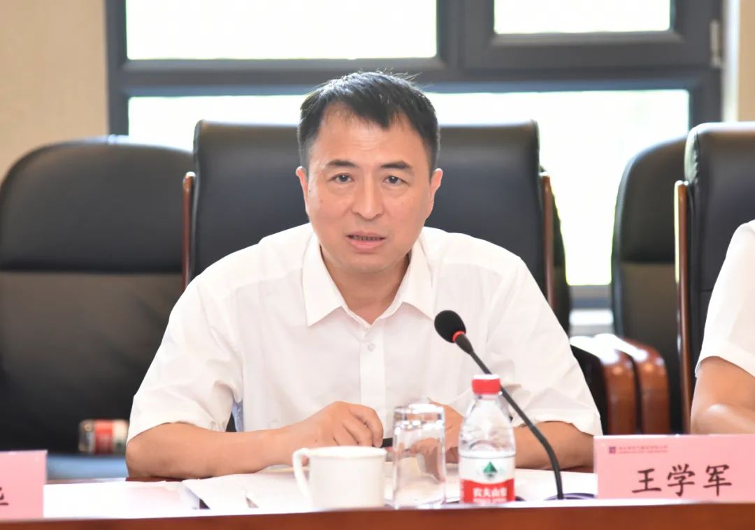 老哥俱乐部-老哥必备的交流社区