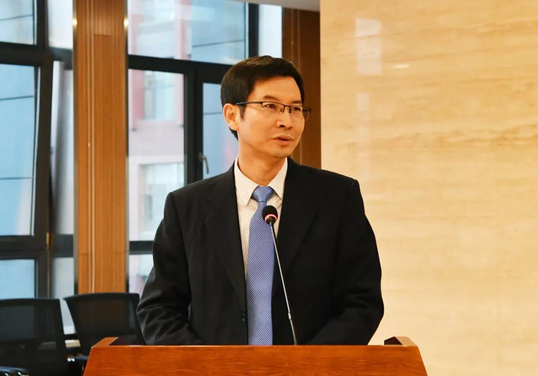 老哥俱乐部-老哥必备的交流社区