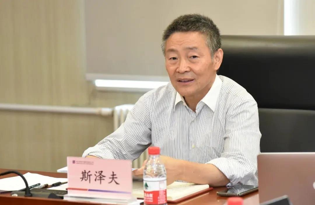 老哥俱乐部-老哥必备的交流社区