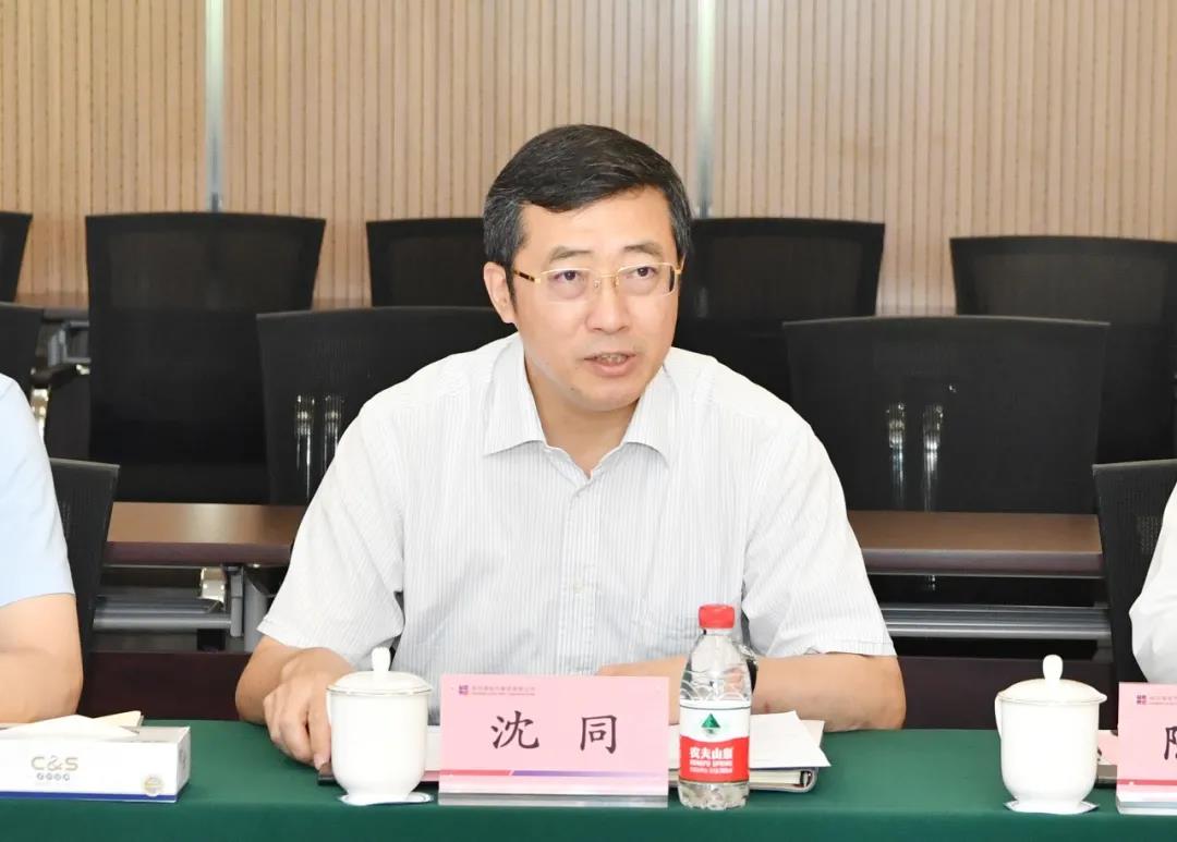 老哥俱乐部-老哥必备的交流社区