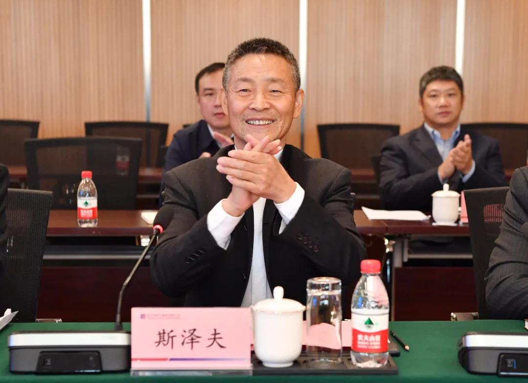老哥俱乐部-老哥必备的交流社区