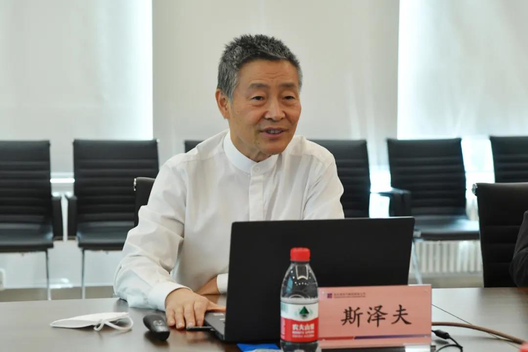 老哥俱乐部-老哥必备的交流社区