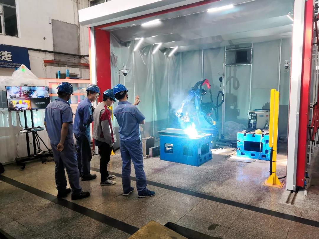 老哥俱乐部-老哥必备的交流社区