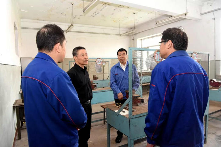 老哥俱乐部-老哥必备的交流社区