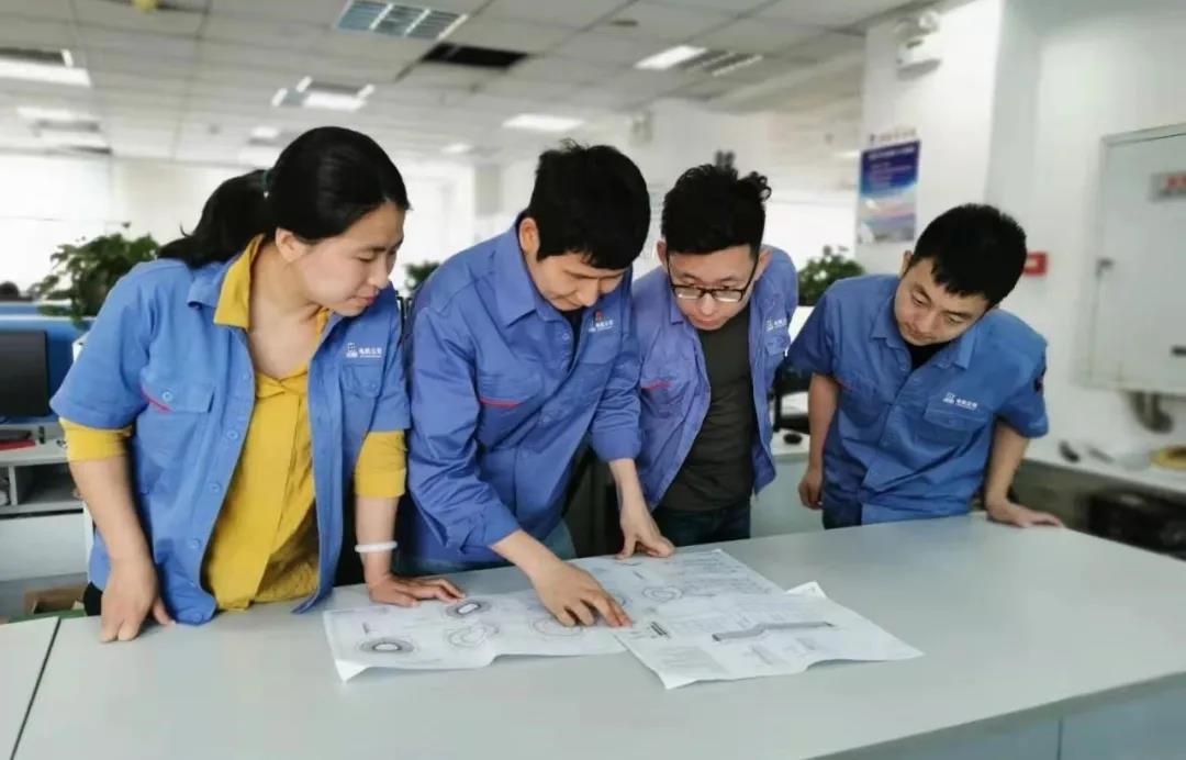 老哥俱乐部-老哥必备的交流社区